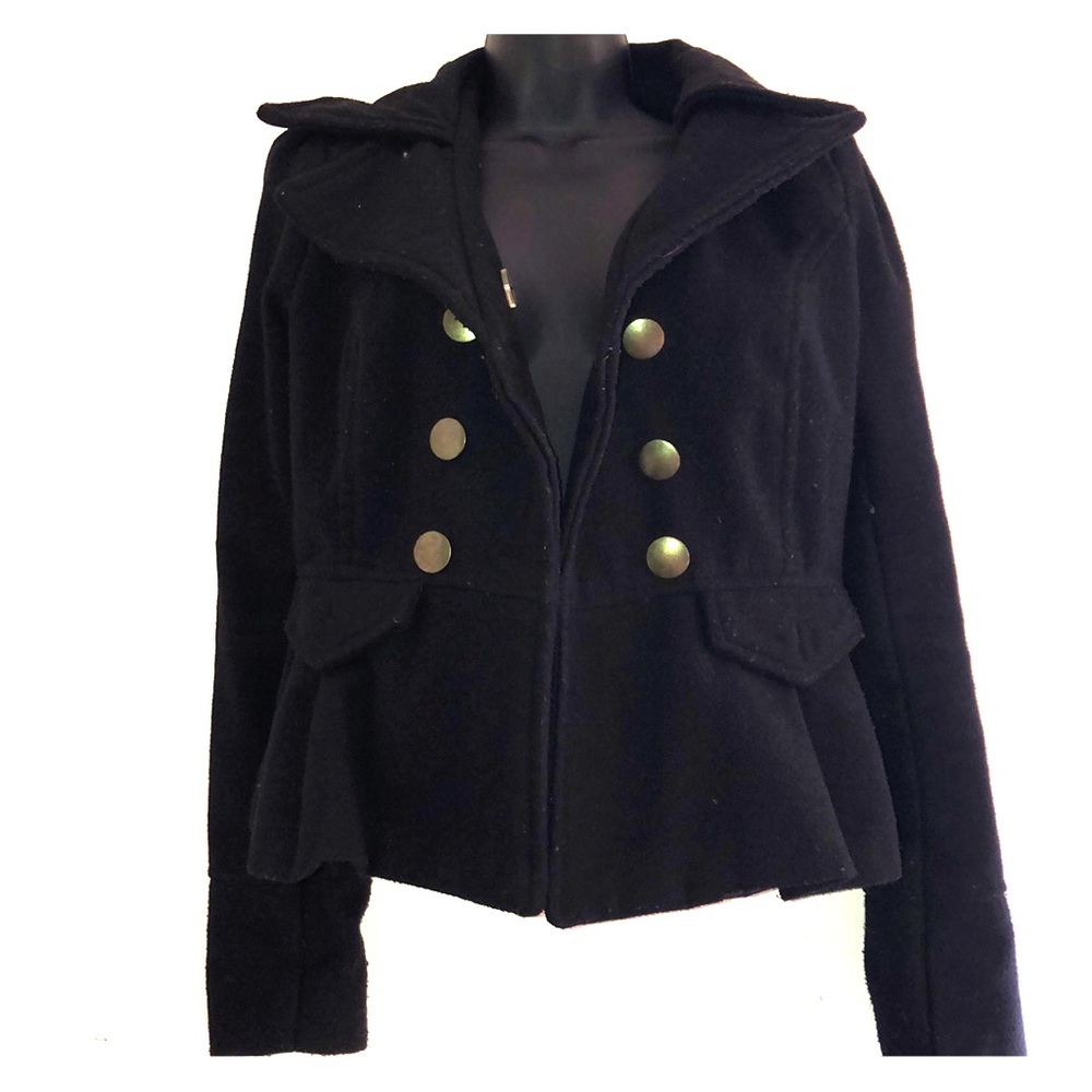 A puffy short jacket!